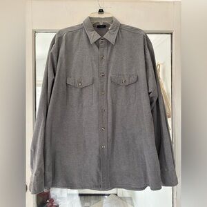 Men's Gray Casual Button-Down Shirt with Chest Pockets‎